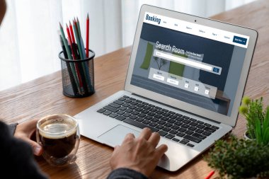 Çevrimiçi otel konaklama rezervasyon sitesi mod rezervasyon sistemi sağlar. Seyahat teknolojisi kavramı .