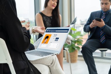 NFT pazarı dijital sanatçının çalışmalarını İnternet ağında satması için mod satış kanalı sağlıyor