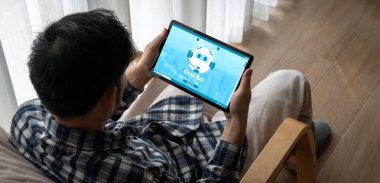 Müşteri sorularına otomatik olarak cevap veren mod çevrimiçi iş için Chatbot yazılım uygulaması