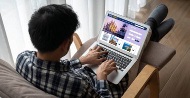 Model arama ve seyahat planlama için internet sitesi uçuş, otel ve tur rezervasyonları için anlaşma ve paket sunuyor