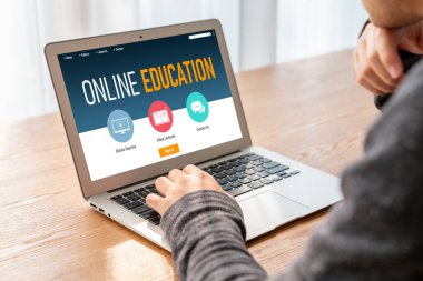 Öğrencilerin internet ağında çalışabilmeleri için mod yazılımlı e-öğrenme web sitesi