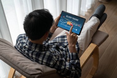 Ürün nakliyesi ve teslimatı için e-ticaret ve mod çevrimiçi iş izleme sistemi