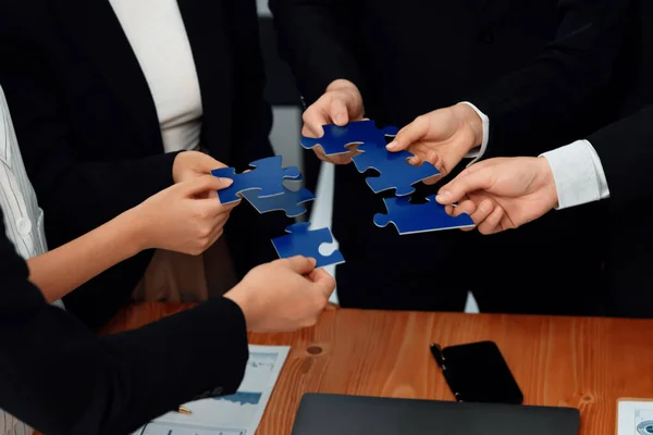 Closeup Top View Business Team Office Worker Putting Jigsaw Puzzle — Zdjęcie stockowe