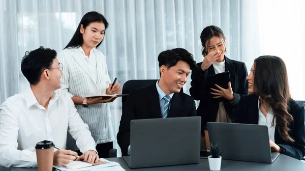 Harmony Office Concept Business People Analyzing Dashboard Paper Together Workplace — Stock Photo, Image
