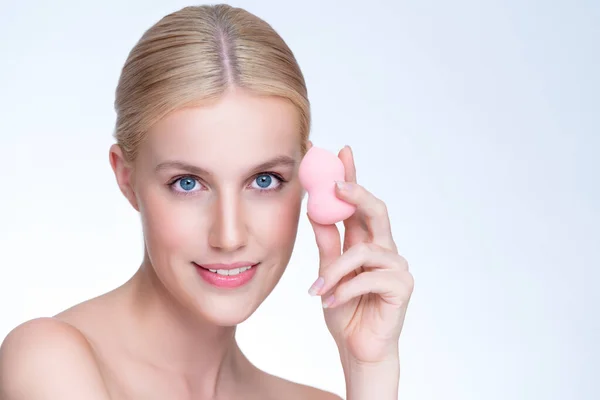 Personable Beautiful Natural Soft Makeup Woman Using Powder Puff Facial — Stock Fotó