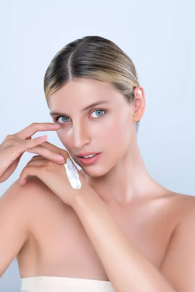 Alluring Beautiful Woman Applying Moisturizer Cream Her Hand Perfect Skincare — Photo