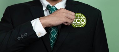 Çevre dostu, sürdürülebilir ve yeşil işletme kavramını destekleyen şirketler, ECO sembolünü sıfır CO2 emisyonuyla temiz enerji kullanarak çevre koruma vaadi olarak tutuyorlar. Değiştir