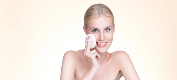 Personable Beautiful Natural Soft Makeup Woman Using Powder Puff Facial — Stok fotoğraf