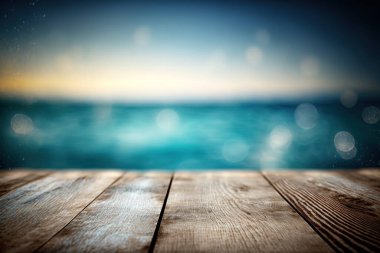 Bulanık deniz manzaralı masa üstü manzarası. Kusursuz.