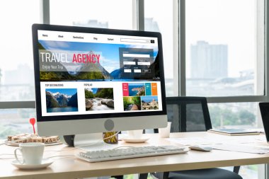 Model arama ve seyahat planlama için internet sitesi uçuş, otel ve tur rezervasyonları için anlaşma ve paket sunuyor