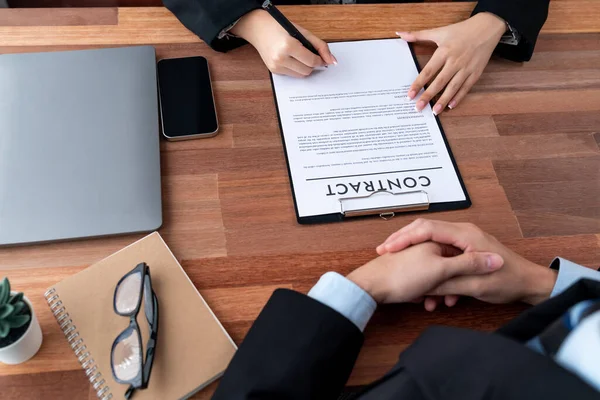 Executives Sign Contract Meeting Room Business People Seal Deal Paper — Stock Photo, Image