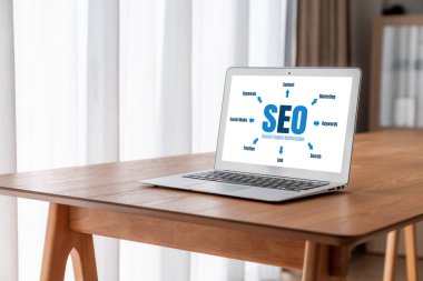 Model e-ticaret için SEO arama motoru optimizasyonu ve bilgisayar ekranında gösterilen çevrimiçi perakende işi