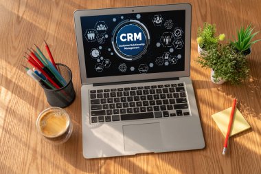 CRM işletme ve işletme için modern bilgisayarda müşteri ilişkileri yönetim sistemi