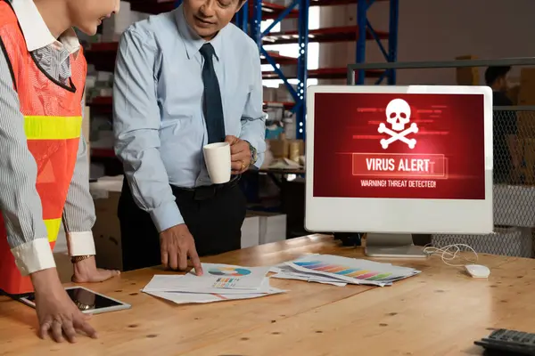 Alerta Alerta Vírus Tela Computador Detectado Ameaça Cibernética Modish Hacker — Fotografia de Stock