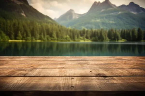 Prázdná Dřevěná Deska Stolu Rozmazaným Pozadím Letních Jezer Hory Nadšený — Stock fotografie
