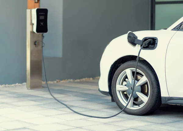 Progressive Concept Car Home Charging Station Powered Sustainable Clean Energy — Photo