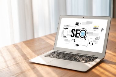 Model e-ticaret için SEO arama motoru optimizasyonu ve bilgisayar ekranında gösterilen çevrimiçi perakende işi
