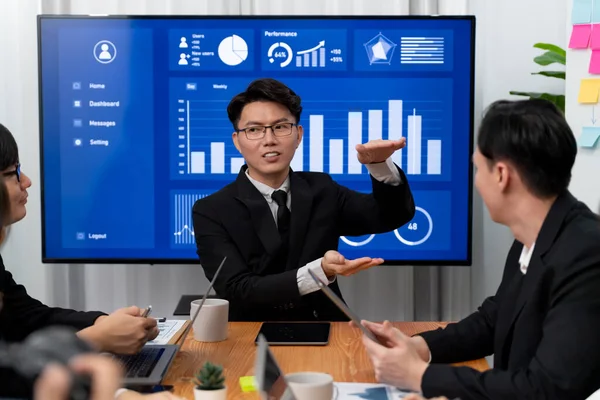 Business Team Financial Data Analysis Meeting Business Intelligence Report Paper — Foto Stock