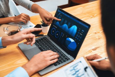 Fintech BI 'ın finansal veri analizi ya da iş zekası ekranından iş dünyası pazarlaması üzerinde çalışan iş adamlarının finansal veri analizine kadar. Çok titiz.