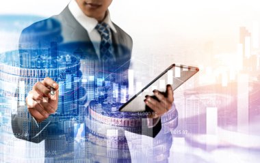 Businessman analyst working with digital finance business data graph showing technology of investment strategy for perceptive financial business decision. Digital economic analysis technology concept.