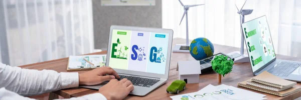 Green Environmental Awareness Concept Display Laptop Eco Friendly Company Meeting — Stock Photo, Image