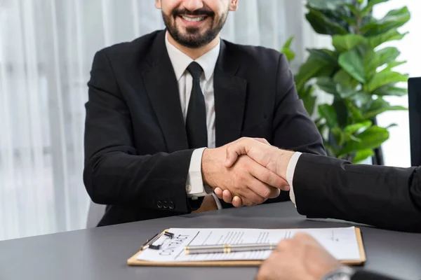 Entrevista Emprego Bem Sucedida Escritório Negócios Com Aperto Mão Discussão — Fotografia de Stock