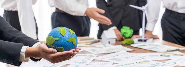 Üzletember Kezében Papír Föld Üzleti Emberek Találkozón Irodában Tervezés Végrehajtása — Stock Fotó