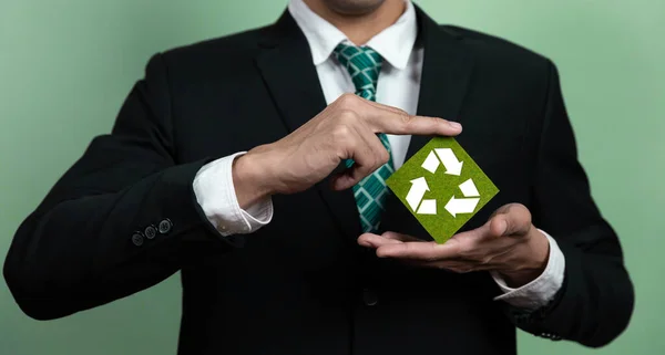 Empresarial Promovendo Conceito Negócio Sustentável Verde Com Empresário Segurando Papel — Fotografia de Stock