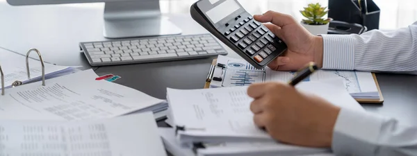 Corporate Auditor Calculating Budget Calculator His Office Desk Dedicated Accountant — Stock Photo, Image