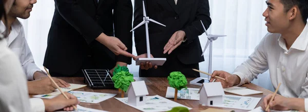 Zöld Energia Üzleti Társaság Találkozót Üzletemberek Tervezése Megvitatása Fenntartható Megújuló — Stock Fotó