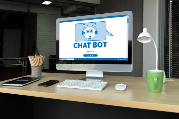 고객의 질문에 자동적으로 응답하는 시시콜콜 온라인 비즈니스용 채터봇 소프트웨어 프로그램 — 스톡 사진