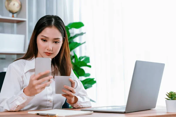 Modern Young Enthusiastic Businesswoman Multitasks Checking Her Smartphone Business Matters — Stock Photo, Image