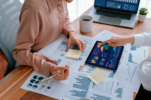 Analyst Team Colleague Discuss Financial Data Digital Dashboard Analyzing Charts — Stock Photo, Image