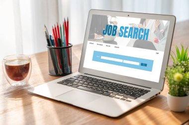 Çalışanların işe alım İnternet ağındaki iş fırsatlarını araması için mod web sitesinde online iş araması