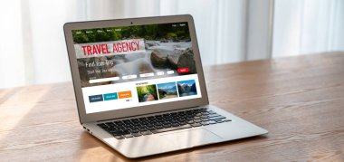 Model arama ve seyahat planlama için internet sitesi uçuş, otel ve tur rezervasyonları için anlaşma ve paket sunuyor