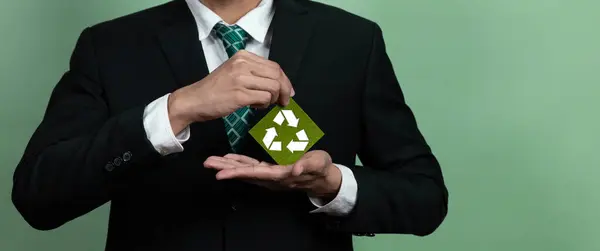 Corporativo Que Promueve Concepto Negocio Sostenible Verde Con Empresario Sosteniendo — Foto de Stock