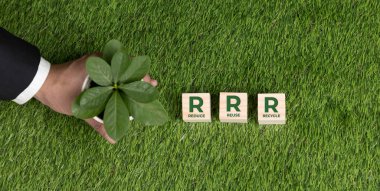 Daha yeşil toplum için Yeniden Kullanımı Azalt ve Orman Yenileme ve Çevre Bilinci Kampanyası ile çevre dostu bir şirket, atıkların azaltılması ve yönetilmesini teşvik ediyor. Değiştir