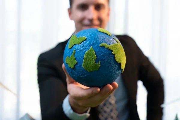 Eco Business Earth Konzept Das Von Geschäftsleuten Oder Geschäftsführern Gezeigt — Stockfoto
