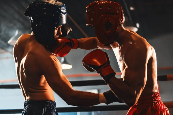 Dos Boxeadores Deportivos Musculosos Con Casco Seguridad Protector Cabeza Boxeo — Foto de Stock