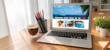 Model arama ve seyahat planlama için internet sitesi uçuş, otel ve tur rezervasyonları için anlaşma ve paket sunuyor