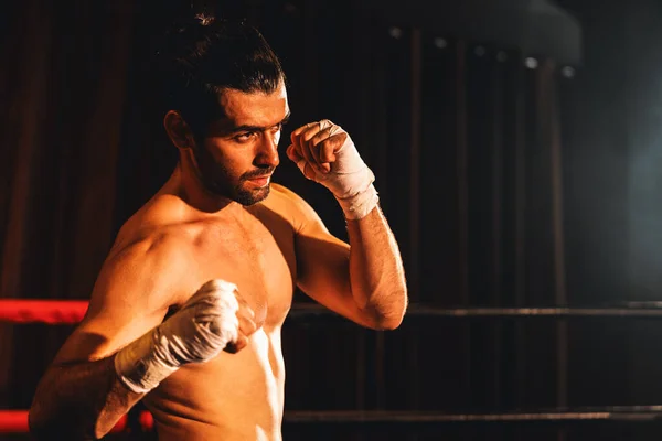 Boxkämpfer Ohne Hemd Posiert Kaukasischer Boxer Schlägt Seine Nackte Faust — Stockfoto
