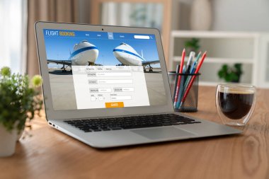 Online uçuş rezervasyon sitesi mod rezervasyon sistemi sağlar. Seyahat teknolojisi kavramı .
