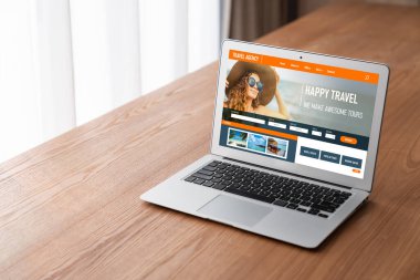 Model arama ve seyahat planlama için internet sitesi uçuş, otel ve tur rezervasyonları için anlaşma ve paket sunuyor