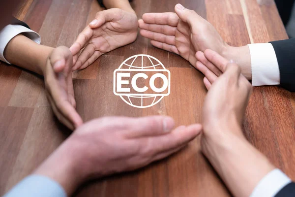 Top View Csoport Üzletemberek Alkotó Kör Együtt Körül Eco Ikon — Stock Fotó