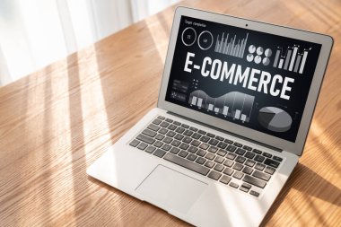 E-ticaret veri yazılımı çevrimiçi perakende şirketine satış analizi için mod gösterge tablosu sağlar