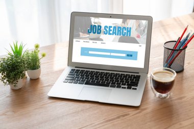 Çalışanların işe alım İnternet ağındaki iş fırsatlarını araması için mod web sitesinde online iş araması