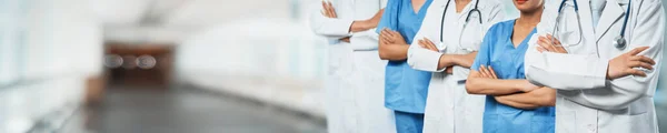 Personale Medico Fiducioso Team Con Infermiere Medico Professioni Specialistiche Sanitarie — Foto Stock