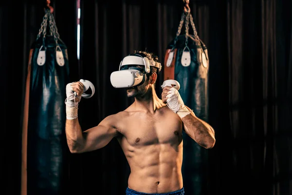 Entrenamiento Boxeador Utilizando Tecnología Realidad Virtual Usando Auriculares Con Técnica — Foto de Stock