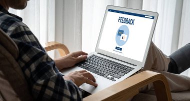 Müşteri geribildirim ve şirket işleri için mod bilgisayar yazılımı analizi