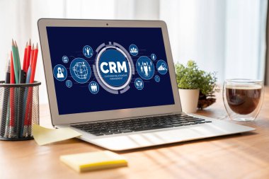CRM işletme ve işletme için modern bilgisayarda müşteri ilişkileri yönetim sistemi